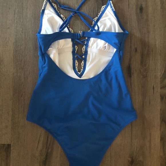 Cupshe swimsuit - Picture 5 of 5